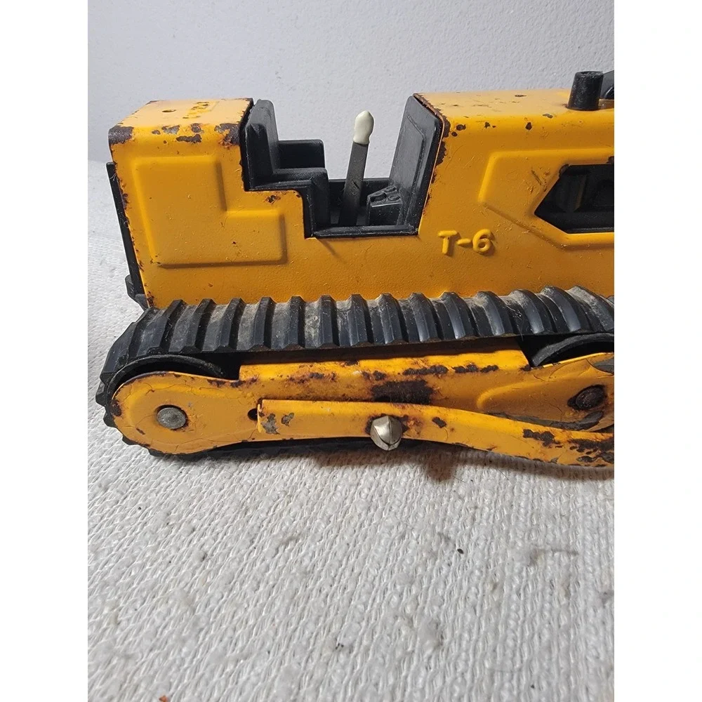 Vintage Tonka T-6 Bulldozer Pressed Steel Crawler Yellow Tractor Rubber Track